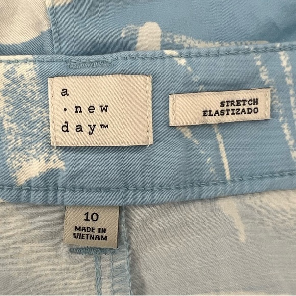 NWT a.new.day Blue White Paper Bag High Waist Stretch Shorts Size 10 Women’s - Picture 2 of 7